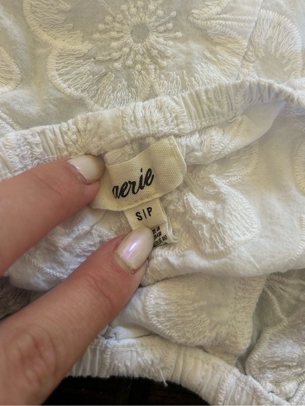 aerie White Floral Eyelet Shorts - Picture 4 of 4